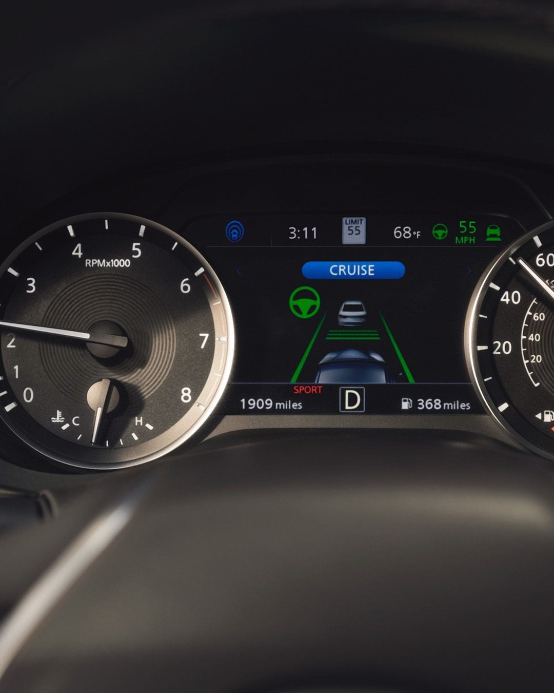 Control de crucero inteligente INFINITI QX50 2025 que monitorea y se ajusta al flujo de tráfico